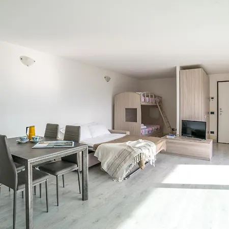 Διαμέρισμα Guesthost - Mandello Studio Apt With View & Parking Mandello del Lario