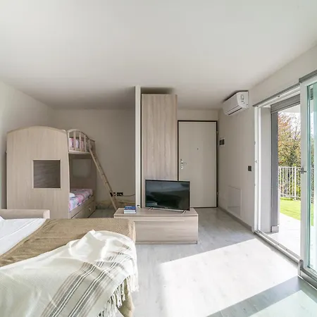 Διαμέρισμα Guesthost - Mandello Studio Apt With View & Parking