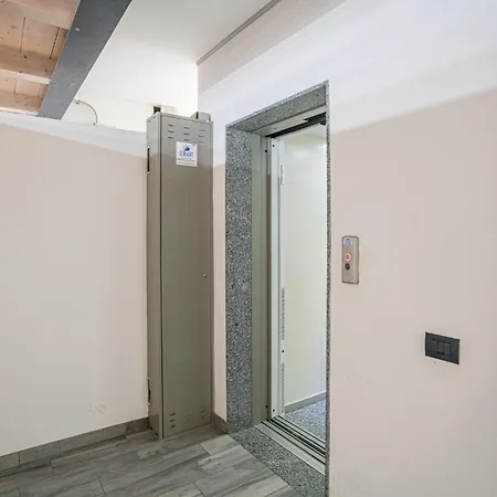Guesthost - Mandello Studio Apt With View & Parking Διαμέρισμα