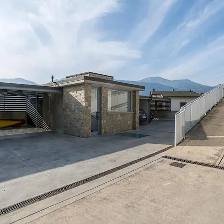 Διαμέρισμα Guesthost - Mandello Studio Apt With View & Parking *
